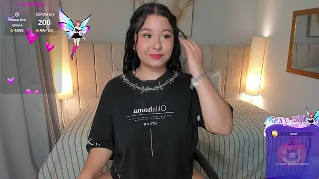 Snapshot of Atenea_cuteee chatting on 01/08/25, 02:57 Atenea cuteee online show from 01/08/25, 02:57