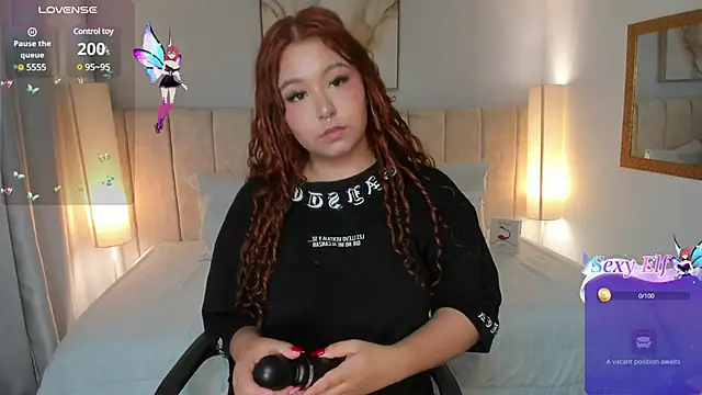 Snapshot of Atenea_cuteee chatting on 02/26/25, 02:15 Atenea cuteee online show from 02/26/25, 02:15