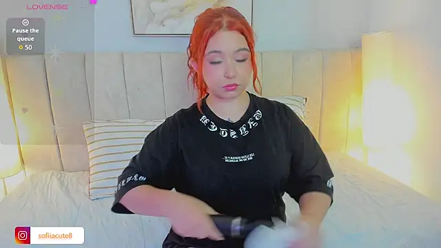 Snapshot of Atenea_cuteee chatting on 12/04/25, 02:10 Atenea cuteee online show from 12/04/25, 02:10