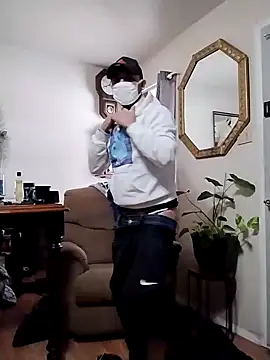 Snapshot of prettyboi6992 chatting on 02/10/25, 04:47 prettyboi6992 online show from 02/10/25, 04:47