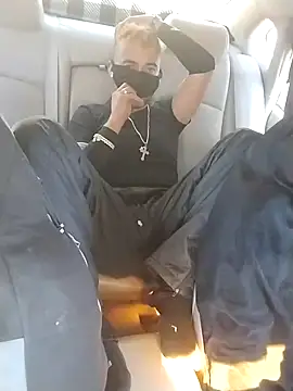 Snapshot of prettyboi6992 chatting on 03/20/25, 09:02 prettyboi6992 online show from 03/20/25, 09:02