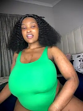 Bustygoddess32 online show from 11/18/25, 09:41