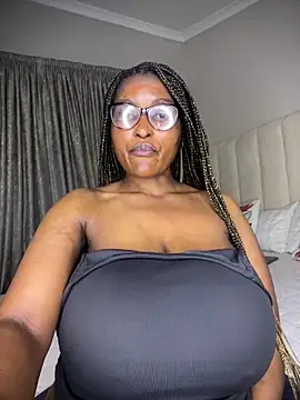 Snapshot of Bustygoddess32 chatting on 04/27/26, 10:30 Bustygoddess32 online show from 04/27/26, 10:30