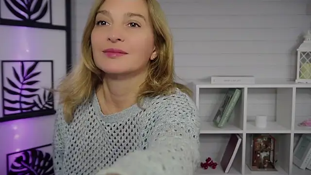 Snapshot of ms_natty chatting on 10/06/25, 12:02 ms natty online show from 10/06/25, 12:02