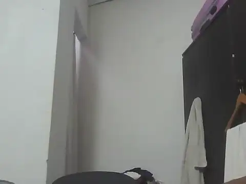 Sexxybella27 online show from 11/11/25, 08:42