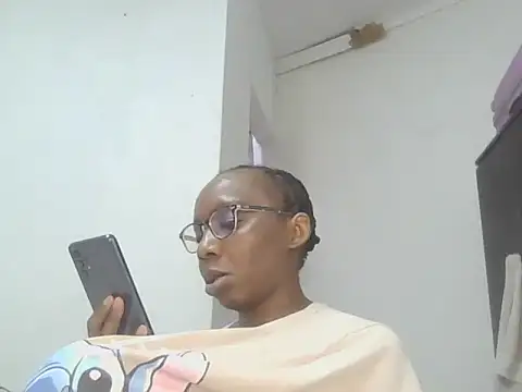 Sexxybella27 online show from 11/12/25, 07:24