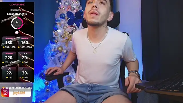 Snapshot of Jey_keler1 chatting on 12/17/25, 02:06 Jey keler1 online show from 12/17/25, 02:06