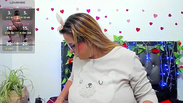 hazel 34 online show from 11/12/25, 08:26