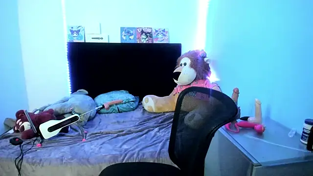 Charlotte cutee18 online show from 07/13/26, 07:05