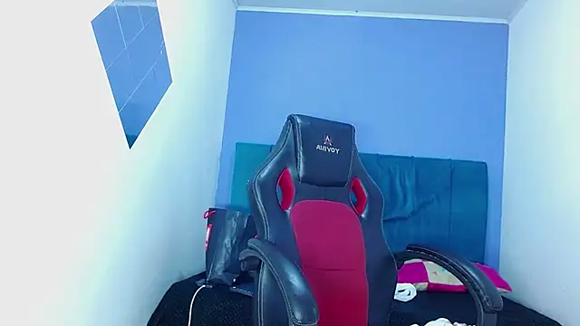 angelicatorrecm101 online show from 01/05/25, 07:49