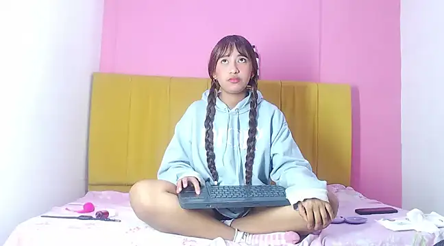 angelicatorrecm101 online show from 03/08/25, 01:39