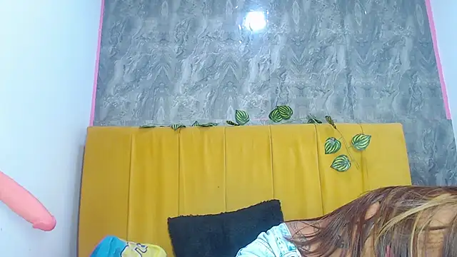 angelicatorrecm101 online show from 03/23/25, 12:47