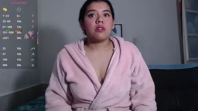 agata 22 online show from 11/18/25, 03:23