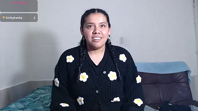 agata 22 online show from 12/17/25, 04:18