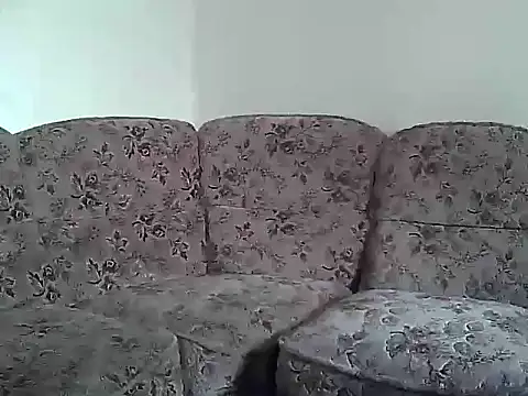 Snapshot of suarez1235 chatting on 04/13/26, 10:43 suarez1235 online show from 04/13/26, 10:43