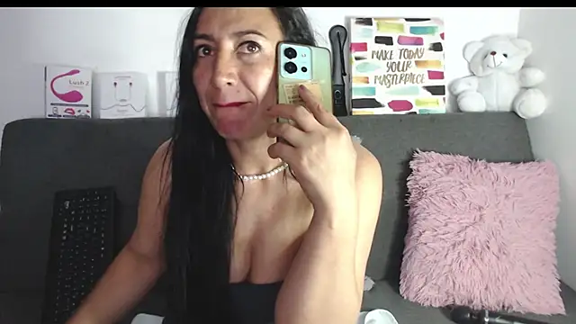 missbella1 online show from 12/11/24, 08:39