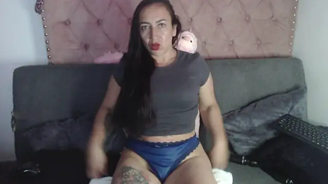 missbella1 online show from 09/10/25, 09:04