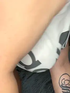 Snapshot of DestineeJayde chatting on 01/05/25, 08:21 DestineeJayde online show from 01/05/25, 08:21