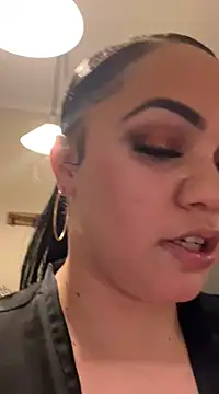 Snapshot of DestineeJayde chatting on 01/19/25, 07:04 DestineeJayde online show from 01/19/25, 07:04