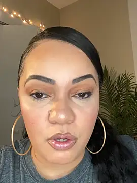 Snapshot of DestineeJayde chatting on 02/01/25, 03:41 DestineeJayde online show from 02/01/25, 03:41