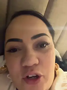 Snapshot of DestineeJayde chatting on 02/02/25, 09:51 DestineeJayde online show from 02/02/25, 09:51