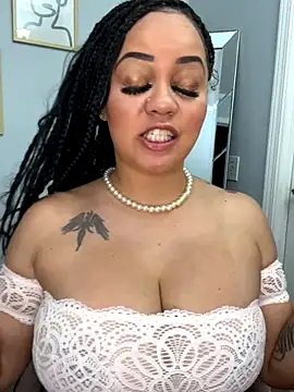 Snapshot of DestineeJayde chatting on 09/21/25, 01:40 DestineeJayde online show from 09/21/25, 01:40