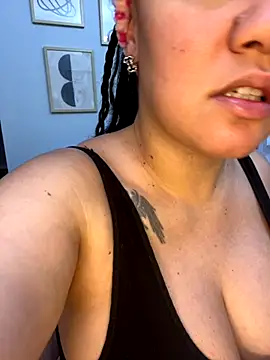 Snapshot of DestineeJayde chatting on 09/30/25, 05:45 DestineeJayde online show from 09/30/25, 05:45