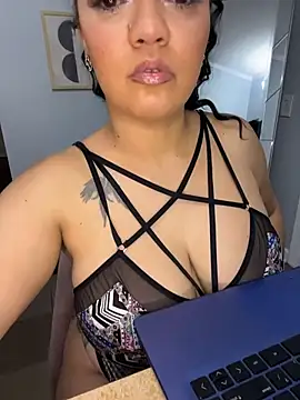 Snapshot of DestineeJayde chatting on 10/16/25, 05:19 DestineeJayde online show from 10/16/25, 05:19