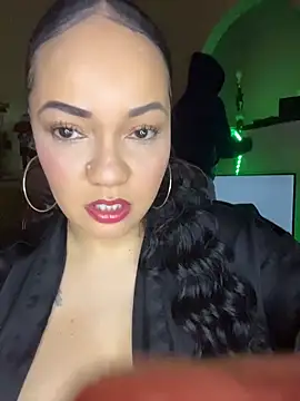 Snapshot of DestineeJayde chatting on 10/27/25, 06:28 DestineeJayde online show from 10/27/25, 06:28