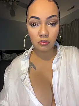 Snapshot of DestineeJayde chatting on 10/28/25, 04:16 DestineeJayde online show from 10/28/25, 04:16