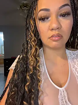 Snapshot of DestineeJayde chatting on 11/02/25, 05:32 DestineeJayde online show from 11/02/25, 05:32