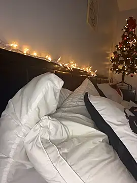 Snapshot of DestineeJayde chatting on 11/23/25, 07:52 DestineeJayde online show from 11/23/25, 07:52