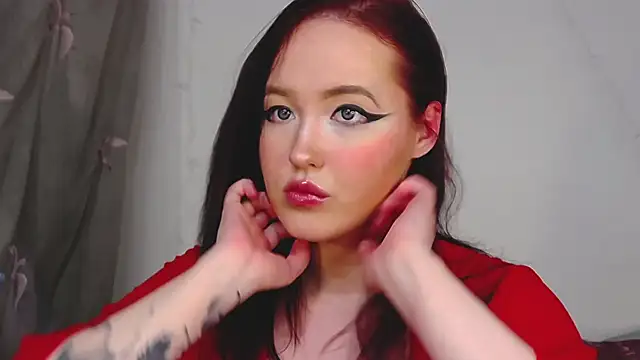 Snapshot of IrinaArt chatting on 01/01/25, 11:29 IrinaArt online show from 01/01/25, 11:29