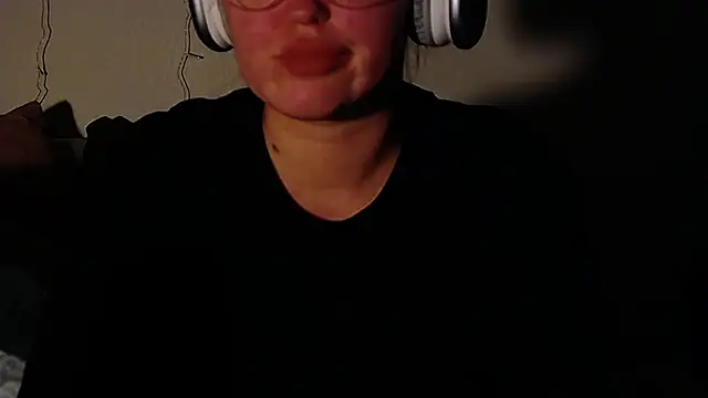 Snapshot of IrinaArt chatting on 01/12/25, 03:36 IrinaArt online show from 01/12/25, 03:36