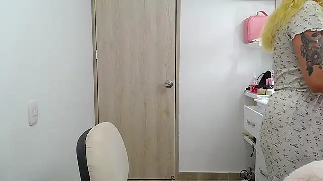 Barbie girl 69 online show from 05/25/26, 01:33