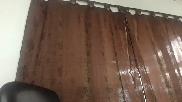 Snapshot of Alejagrantx chatting on 02/21/25, 10:15 Alejagrantx online show from 02/21/25, 10:15