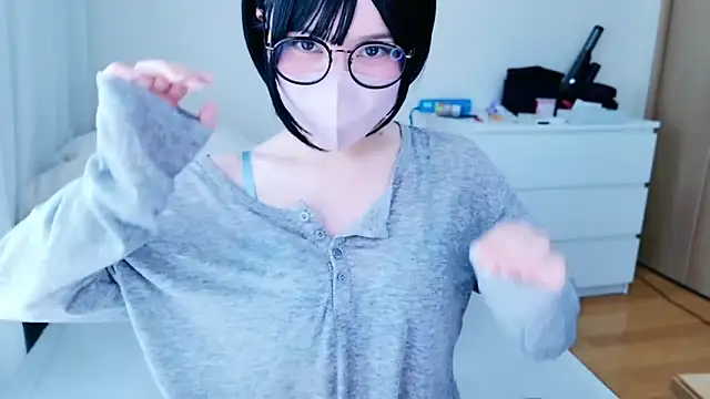 Snapshot of _HIKARU_ chatting on 03/10/25, 12:07 HIKARU online show from 03/10/25, 12:07