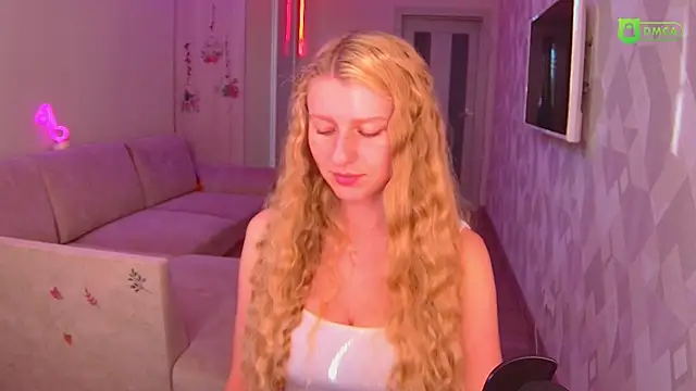 AmaliaQueen online show from 10/26/25, 01:17