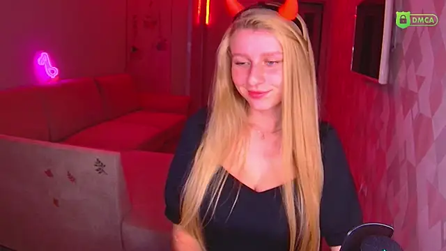 AmaliaQueen online show from 10/30/25, 03:02