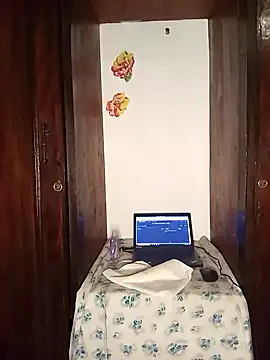 Snapshot of The-Peach-Flexer chatting on 10/25/25, 10:48 The-Peach-Flexer online show from 10/25/25, 10:48