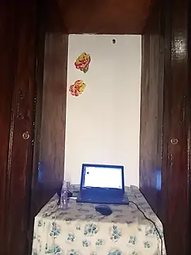 Snapshot of The-Peach-Flexer chatting on 11/08/25, 09:46 The-Peach-Flexer online show from 11/08/25, 09:46