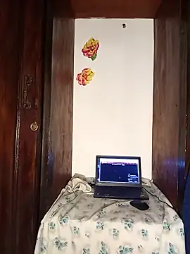 Snapshot of The-Peach-Flexer chatting on 11/30/25, 08:57 The-Peach-Flexer online show from 11/30/25, 08:57