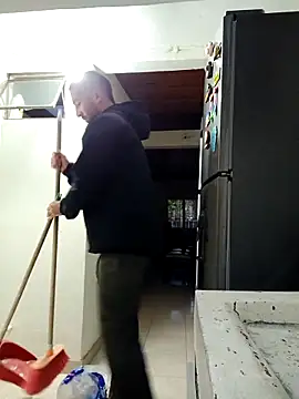 sebasxx97 online show from 09/19/25, 10:49