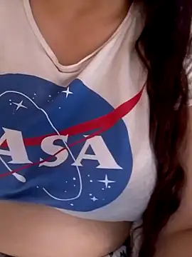 Snapshot of Zanoba-16 chatting on 11/16/25, 03:28 Zanoba-16 online show from 11/16/25, 03:28