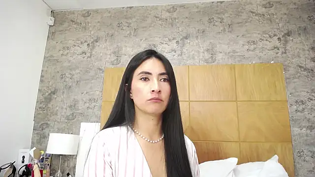 JainaRogers online show from 11/15/25, 05:53