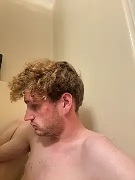 Snapshot of CreamyAustin chatting on 11/13/25, 01:59 CreamyAustin online show from 11/13/25, 01:59