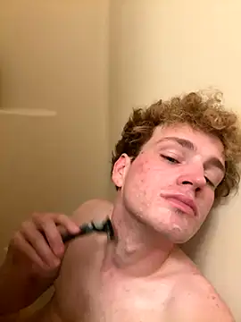 Snapshot of CreamyAustin chatting on 11/17/25, 12:27 CreamyAustin online show from 11/17/25, 12:27