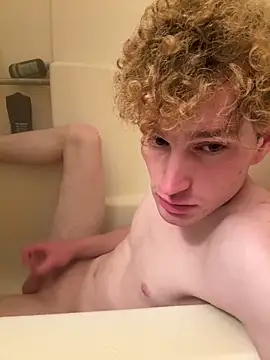 Snapshot of CreamyAustin chatting on 11/18/25, 11:26 CreamyAustin online show from 11/18/25, 11:26