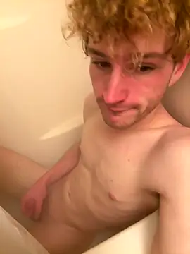 Snapshot of CreamyAustin chatting on 12/20/25, 10:06 CreamyAustin online show from 12/20/25, 10:06