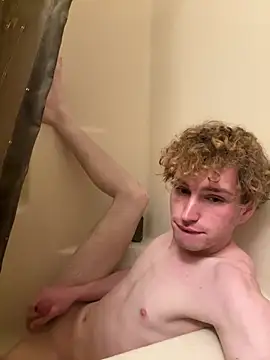 Snapshot of CreamyAustin chatting on 01/18/26, 08:01 CreamyAustin online show from 01/18/26, 08:01